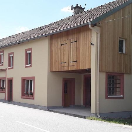 Au Val Des Meuris Acomodação com café da manhã Taintrux Exterior foto