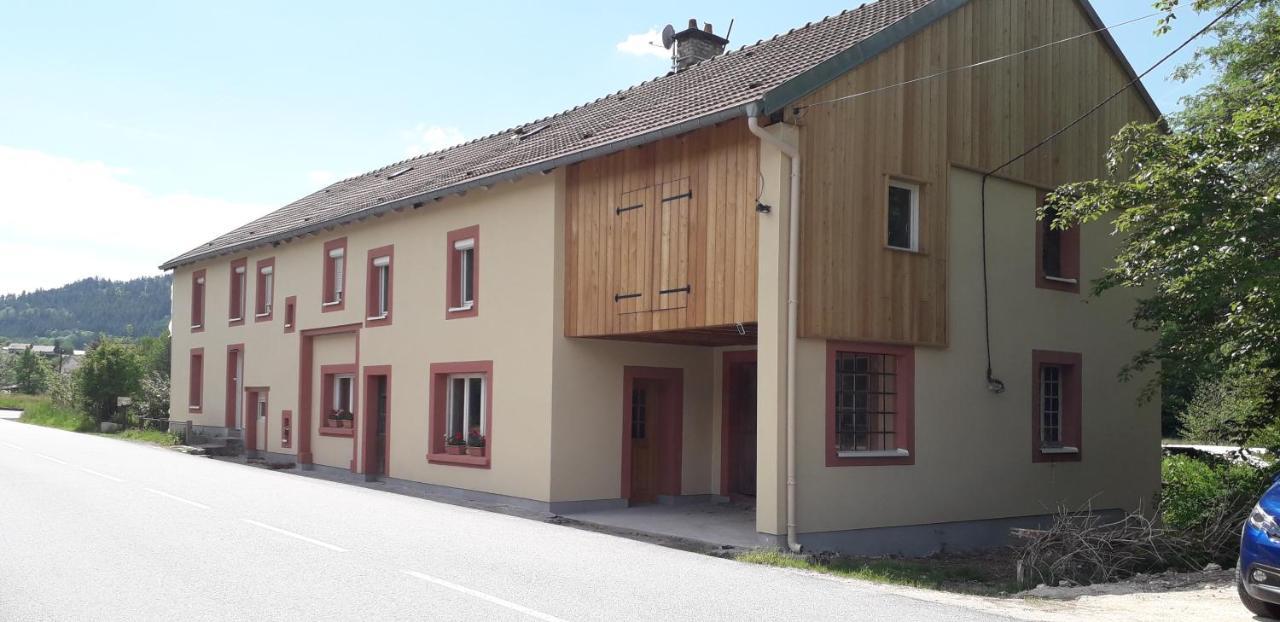 Au Val Des Meuris Acomodação com café da manhã Taintrux Exterior foto